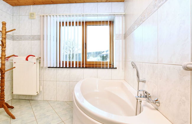 Modern Holiday Home in Schönberg with Hot Tub - Photo 25