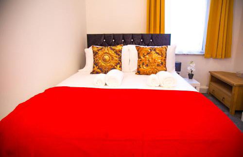 Lucky Home 15 - Near BAE, Docks, Lake District - Ideal for Trade & Family - 2 Bedrooms - One Double Bed in Each Bedroom - Max 4 Guests - Photo 10