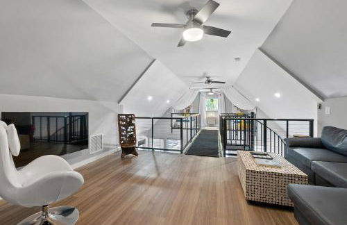 Secret Pool Cabana- Mins to Downtown and Beach - Foto 37