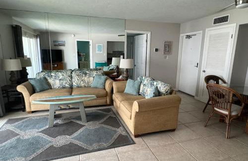 Beachfront Condo! Gulf View From All Rooms, Pool, Chairs Provided - Foto 3