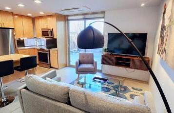 Chic Townhome Haven rooted Downtown - Foto 1