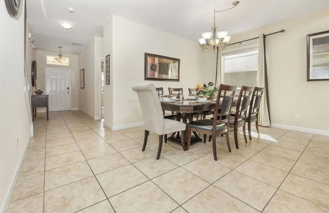 Contemporary 5 Bed 5 Bath Single Family With Upgrades - Foto 4