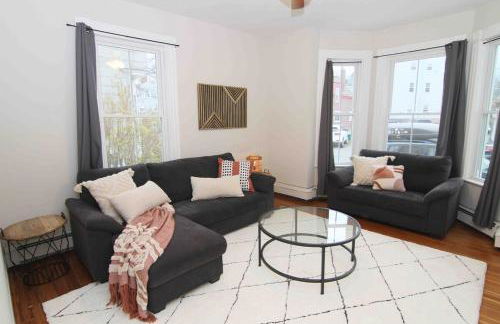 2 BR City Sanctuary - 5 Mins to Historical Salem! - Photo 32