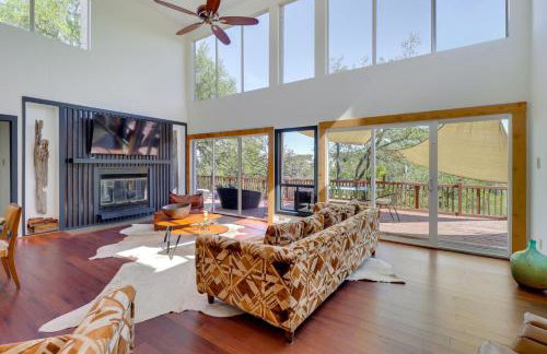 Waterfront Lake Travis Luxury Home with Large Deck! - Foto 1