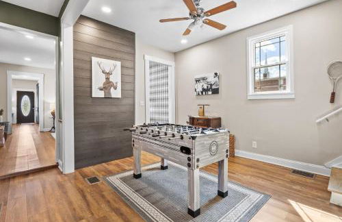 3BR Cozy Family Home with HotTub & Spacious Backyard - Foto 35