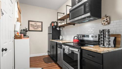 Mountain Bungalow-Walk to Downtown/Biker's Dream! - Foto 3, stove, dishwasher, toaster