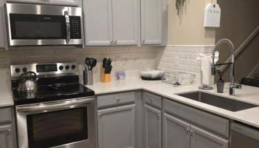 Relaxing Modern 3 BR Home - Queen Bd - North JAX - Foto 5, stove, dishwasher