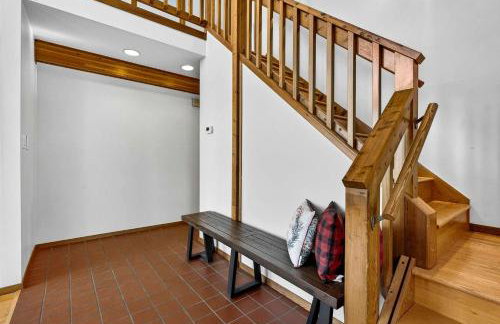 Modern Mountain Cabin with Hot Tub and Game Room Near Moorefield, West Virginia - Foto 32