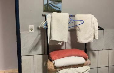 Casa Bem Aconchegante com 02 Quartos 03 camas - Foto 19