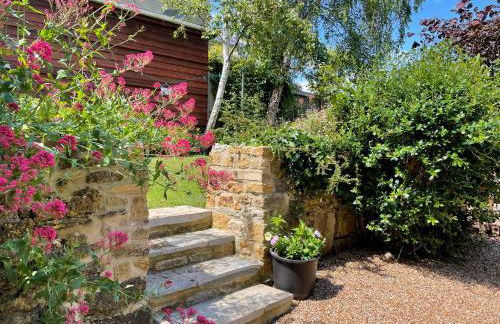 The Burrow - Photo 18