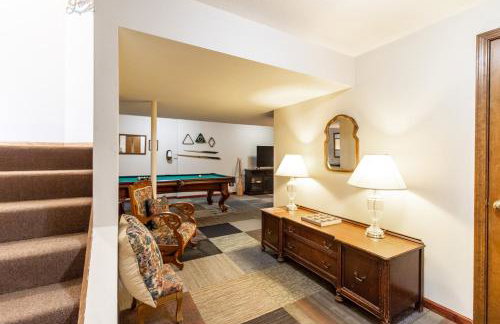 Sleeps 12! Main Level Primary Suite-Beautiful Backyard Oasis - Photo 23