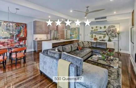 Modern 2BR Condo with Sunroom near Uptown - Foto 1