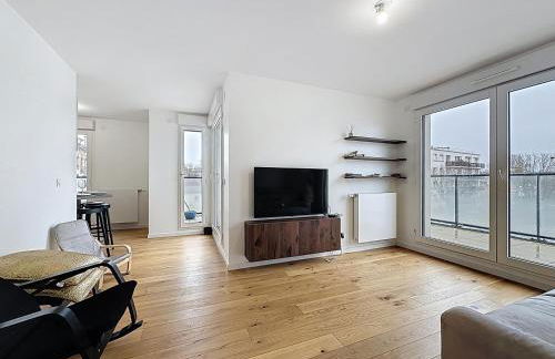 Brand new in Saint-Cloud, 2BR, terrace and parking - Photo 1