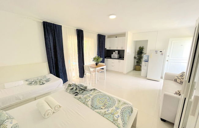 Relax Studios Deluxe POOL WIFI BEACH - Photo 14