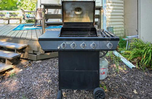 Central Family Oasis with Hot Tub & Fenced Yard - Foto 64