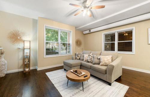 Stylish 2BR Walk to Rush UIC 10 Min Downtown Chicago Free Parking Wifi - Foto 11