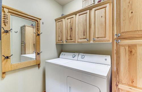 Rustic Retreat with Spacious Deck in Show Low! - Foto 20