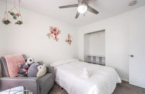 Spacious 5BR Modern Luxury Villa in Vegas - Foto 27