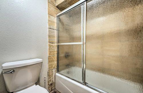 Lakefront Country Home with Waterslide and Trampoline! - Foto 26