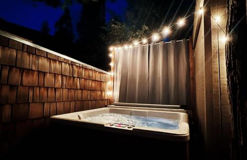 Clarity Cabin A-Frame Sanctuary w Hot Tub Fireplace Grill AC Hammock Chairs Fire Pit Pets OK - Foto 38