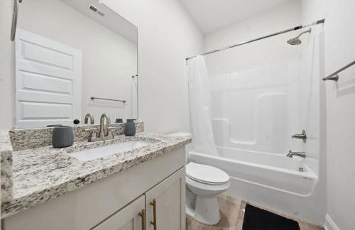 Stylish 2BR2BA Stay Open Layout - Foto 16