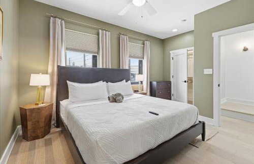 Brand New 4BR house w Patio and skyline views - Foto 27