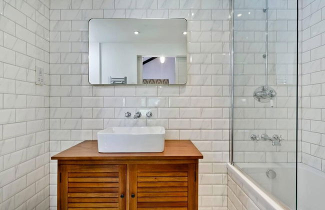 1 Bed Bohemian Loft Style Apt - Foto 20