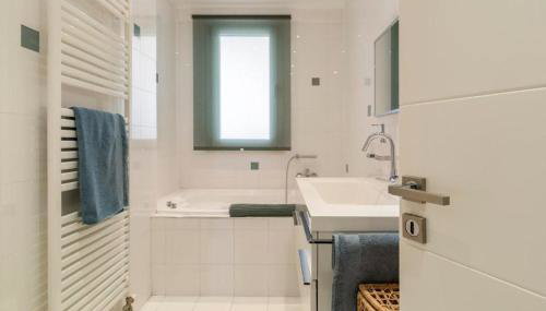 Something different in Chalkida - Photo 2