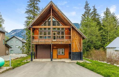 Walk-In Skiing/Tubing Across at Summit East - Foto 25