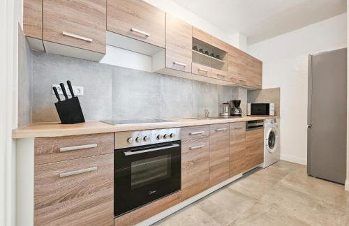 Tolstov Apartments - Monteurwohnung - 2 Schlafzimmer - Küche - Balkon - Waschmaschine - 25 Min zur Messe DUS - Foto 4