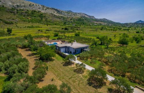 Luxury Villa,private pool, sauna,Jacuzzi,near Split - Photo 4