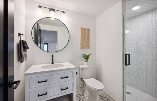 Luxury Cowdry Cottage Lake Home - Foto 29