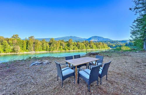 Dreamy Riverside Cabin with Fireplace and Grill - Foto 1