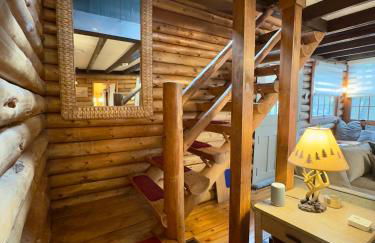 Lakefront Cabin with Hot Tub, Views & Fireplace - Foto 20