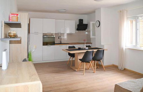 1 Bedroom Stunning Apartment In Nevidane - Foto 12