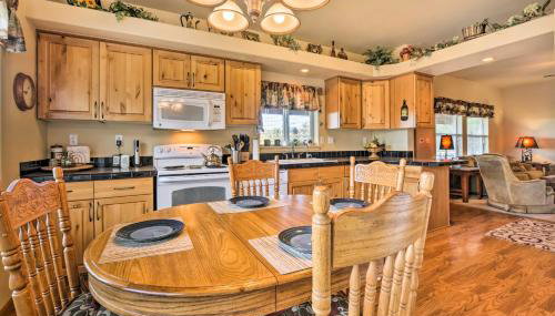 20 Mi to Taos Ski Valley Secluded Mtn-View Cabin! - Foto 2