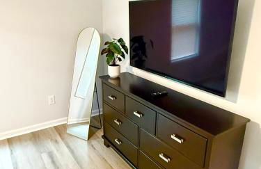 Bright, Cozy & Convenient - Minutes from UAB, Airport and Downtown Fun! - Foto 7