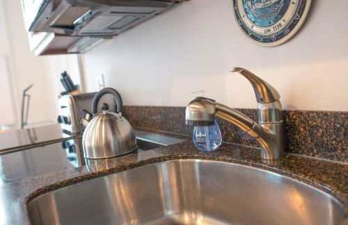 1742 Marblehead Studio|Minutes to Salem|Parking - Foto 19