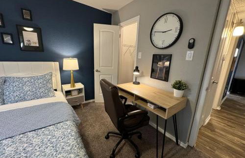 AT and T is steps away 2BD unit - Foto 13