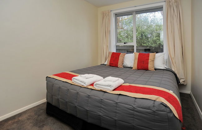 Charlesworth Villa - Photo 5