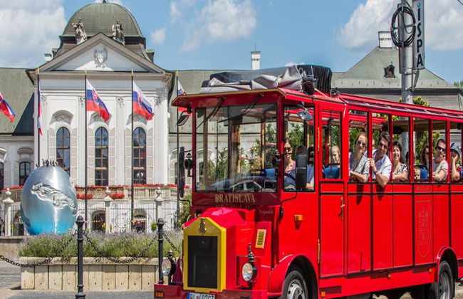 Bratislava City Tours Presporacik Oldtimer - Panoramic Tour - Photo 2