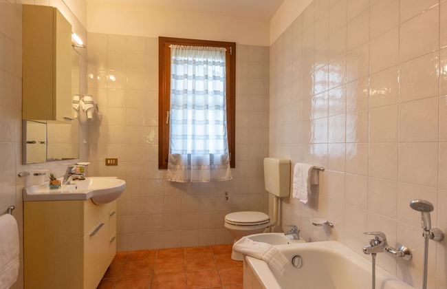 Villa in Albarella With Private Pool & Beach - Photo 4