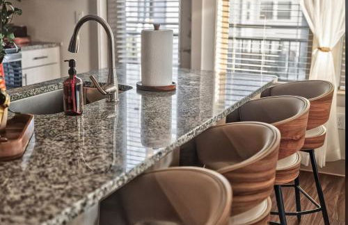 Luxury 2BR Cedr Sprgs area with Parking, Pool, Gym - Foto 16