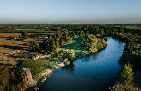 Riverfront Beauty with Pickle Ball Court - Foto 64