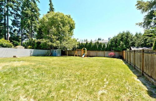 Beautiful Light-filled Farmhouse w swing & slide - Foto 40