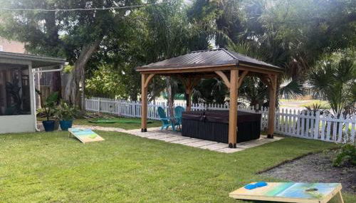 Annie's Escape - 5 mins to Downtown - HotTub - Foto 2, Garden, Garden view