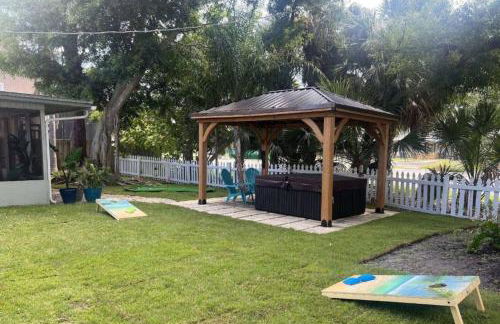 Annie's Escape - 5 mins to Downtown - HotTub - Foto 2