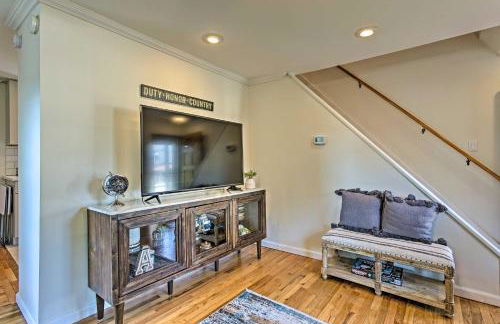 Updated Home with Patio Half Mile to West Point - Foto 7