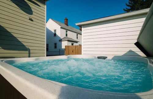 Hot Tub Ping Pong Sleeps 9 Retro Fun - Foto 40