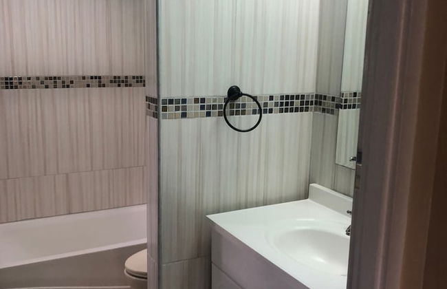 Holiday House Second floor Ste - Photo 13